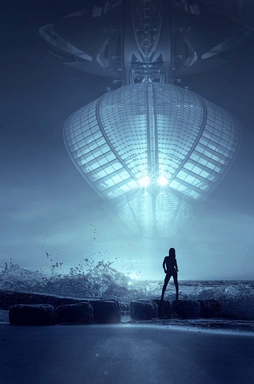 Una figura femminile in piedi su una spiaggia osserva un'enorme struttura futuristica sospesa nel cielo. L'atmosfera misteriosa richiama il concetto di Intelligenza Erotica, dove il desiderio e l'ignoto si fondono in un equilibrio affascinante.