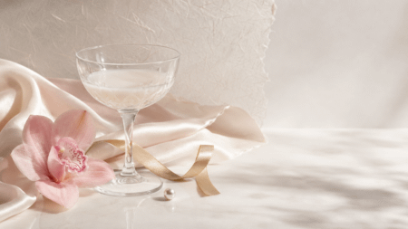 Calice, orchidea rosa e dettagli dorati per le FAQ sul Gokkun