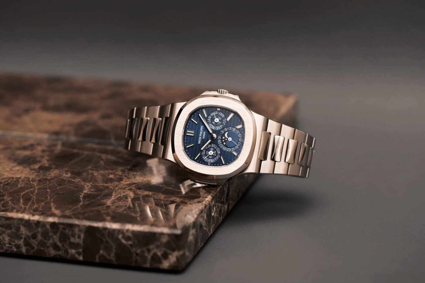 pommenor-patek-philippe-nautilus-donna-32-35mm-16×9